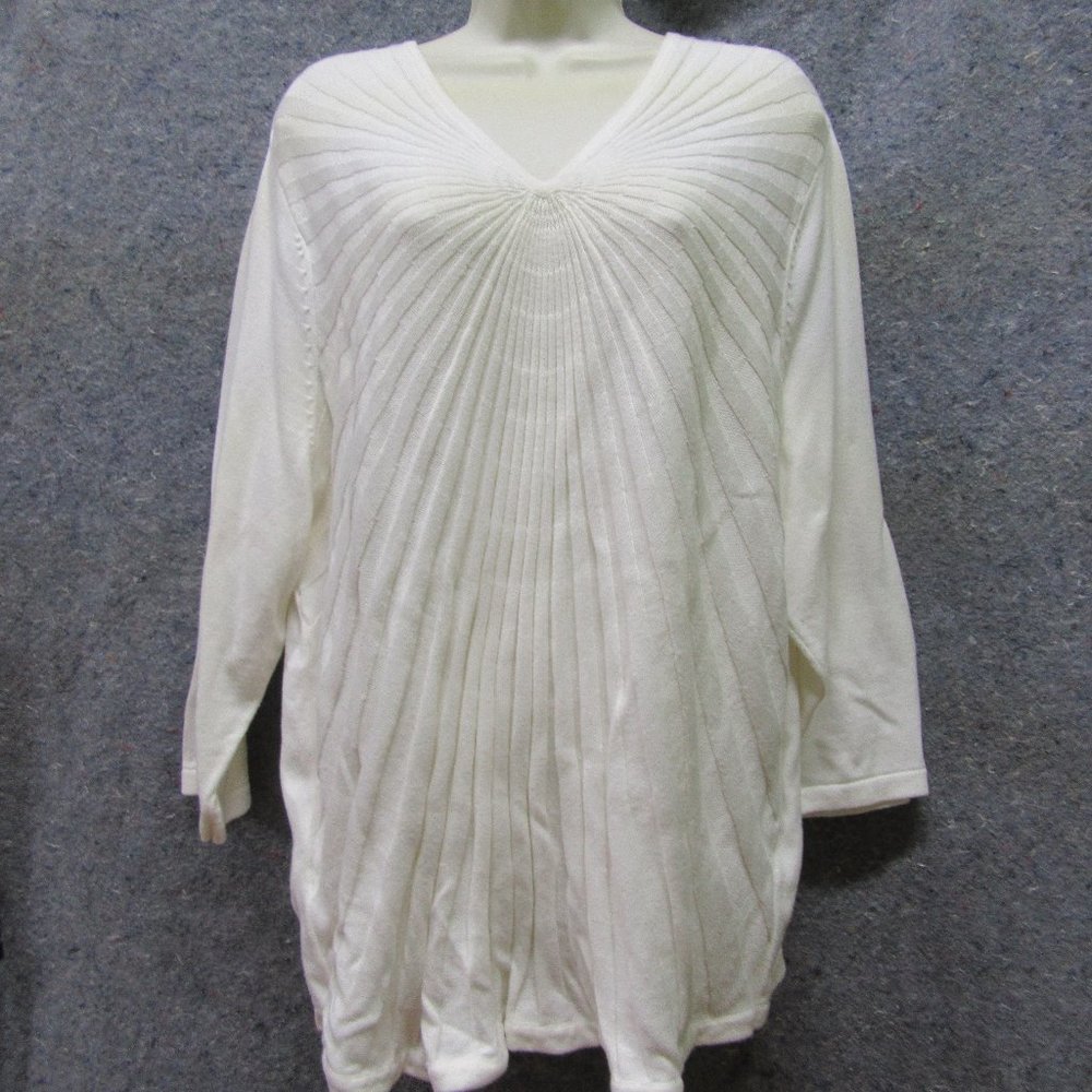 Beautiful Peter Nygard 3/4 Sleeve Top